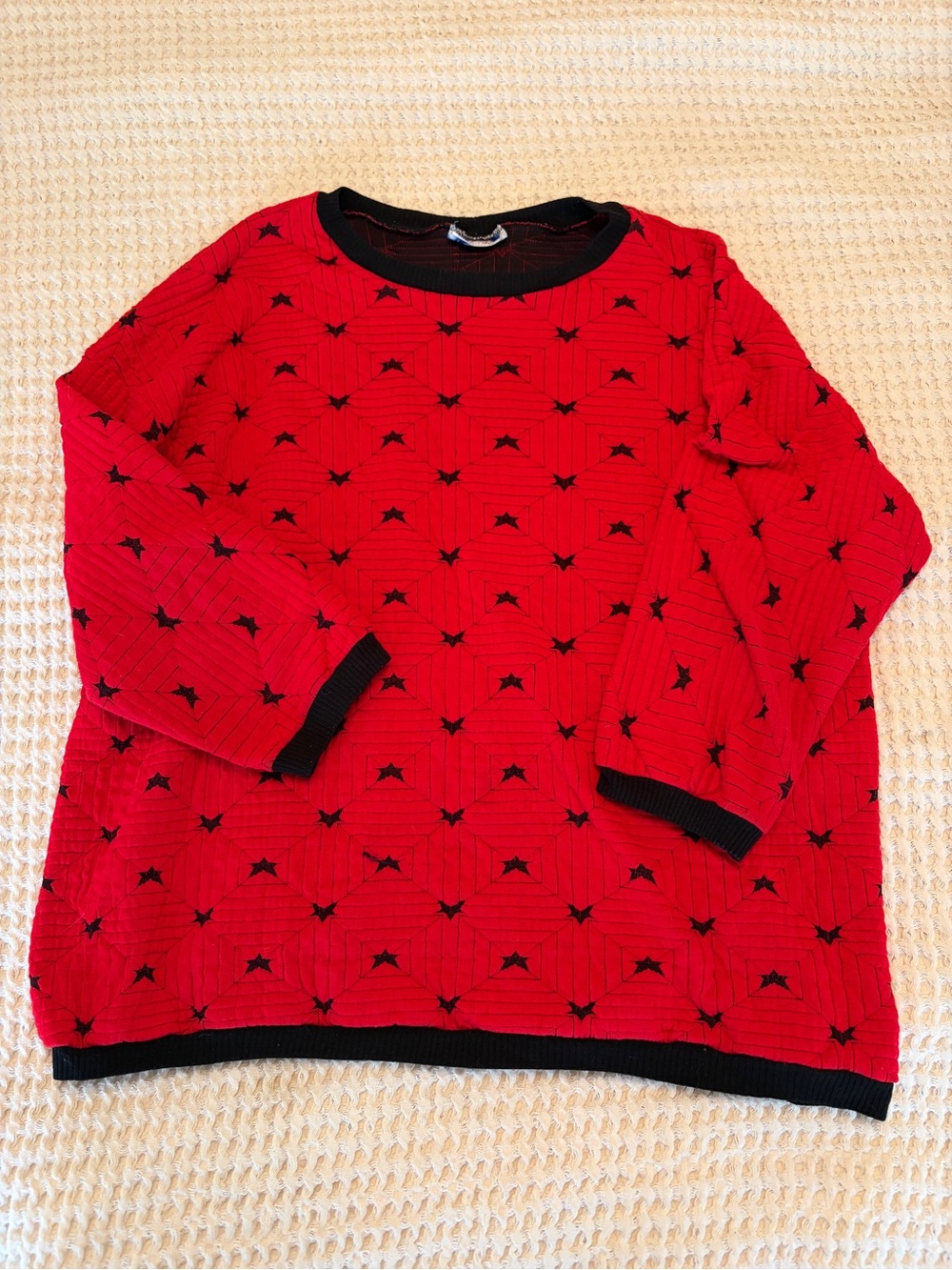 Vintage Quilted Red Star Pattern Crewneck Sweater with Black Trim